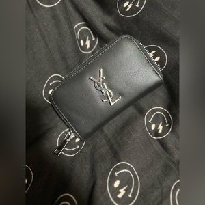 Black Leather Luxury Zip Wallet